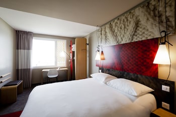 ibis lyon carre de soie