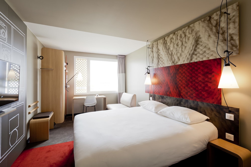 ibis lyon carre de soie