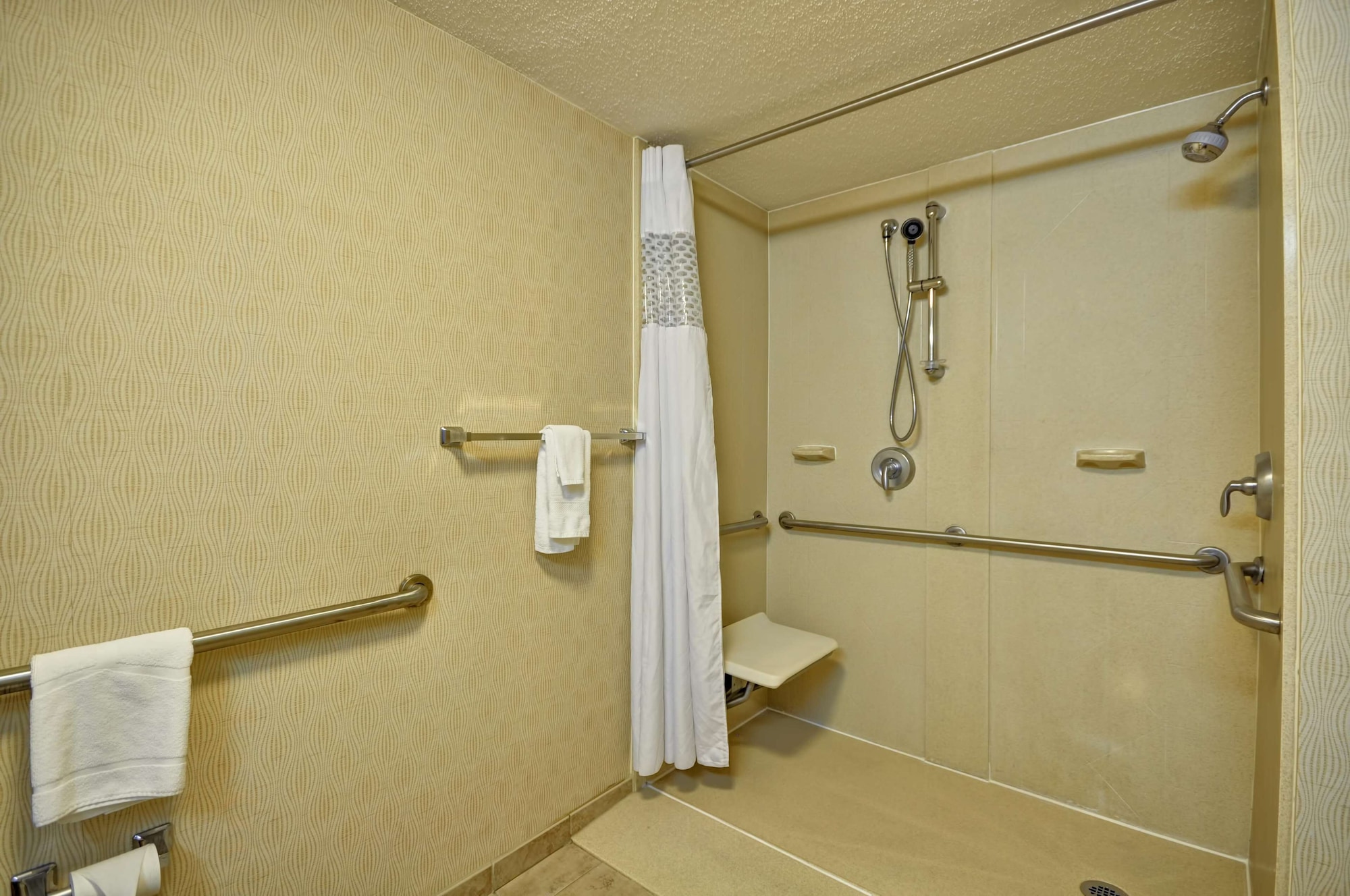 hampton inn cleveland westlake