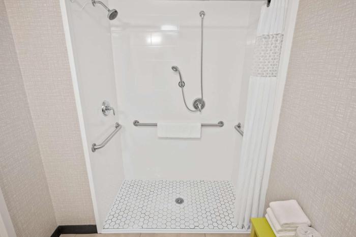 hampton inn cleveland westlake