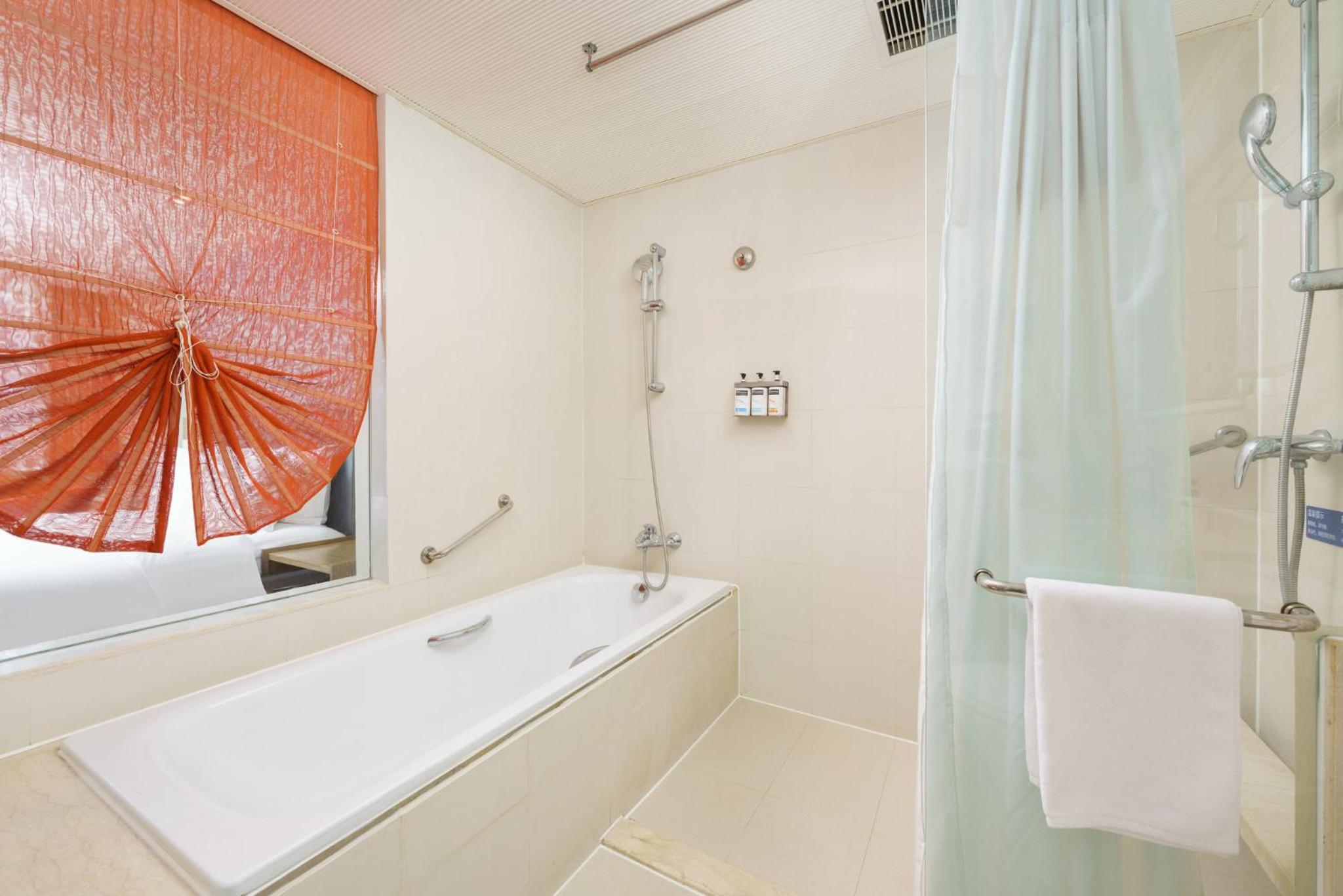holiday inn express dalian city centre by ihg
