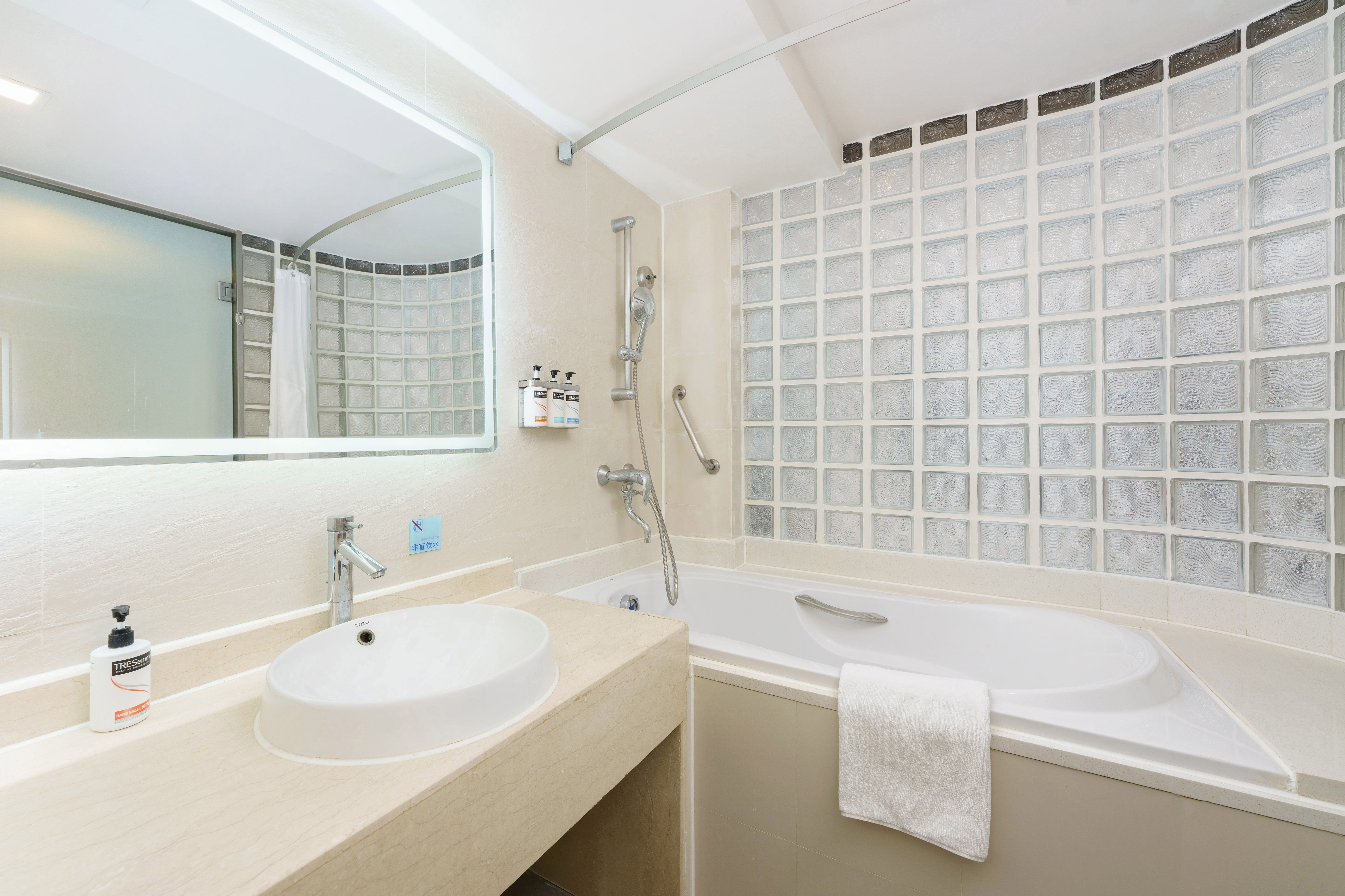 holiday inn express dalian city centre by ihg