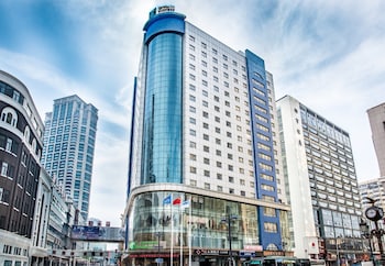 Holiday Inn Express Dalian City Centre By Ihg,Zhong Shan>>Dalian,4 star