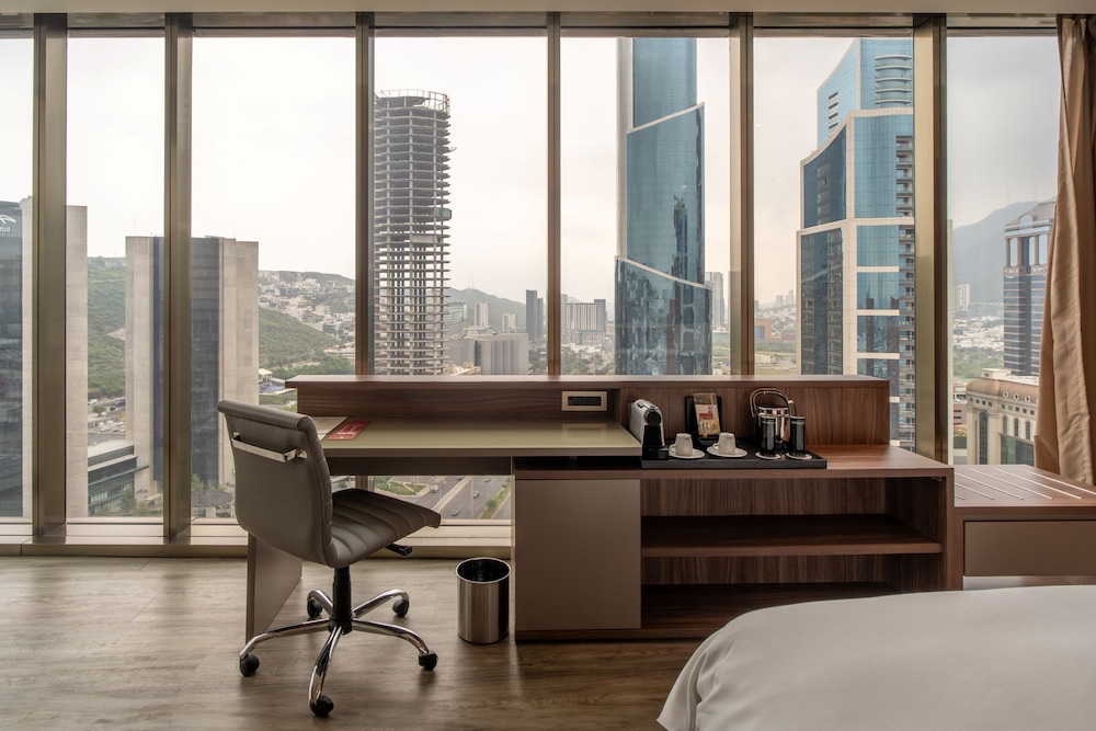 camino real fashion drive monterrey