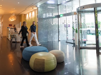 citadines metro central hotel apartments dubai