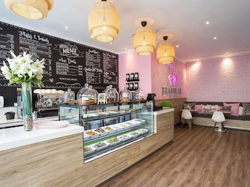 citadines metro central hotel apartments dubai