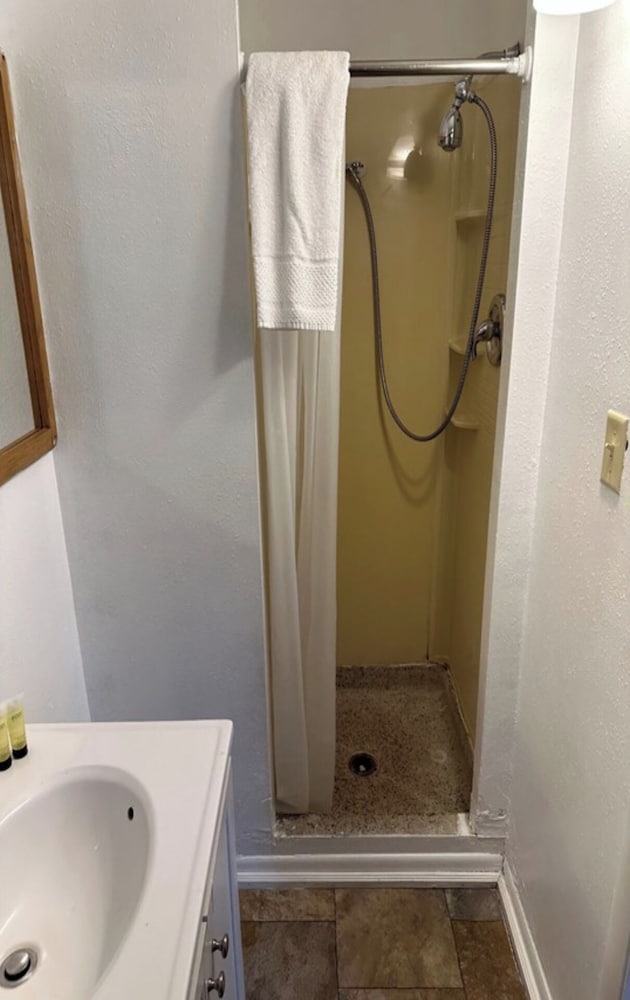 love hotels timberline at lake superior mi