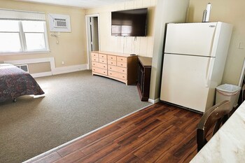 love hotels timberline at lake superior mi