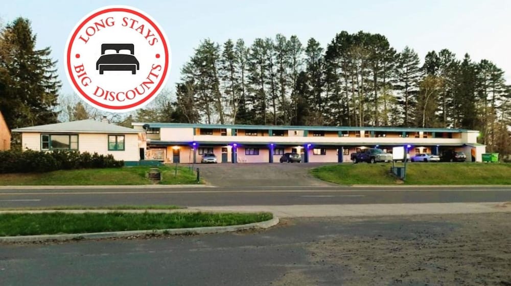 love hotels timberline at lake superior mi