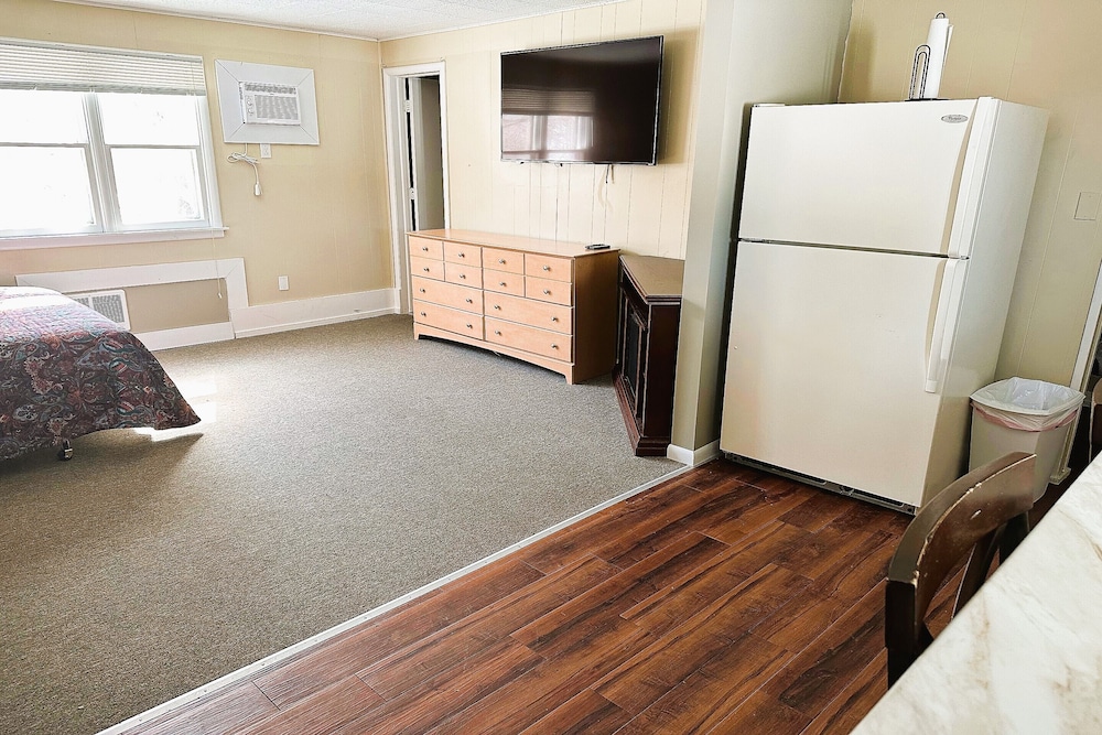 love hotels timberline at lake superior mi