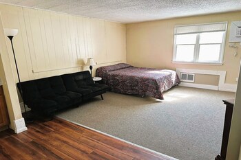 love hotels timberline at lake superior mi