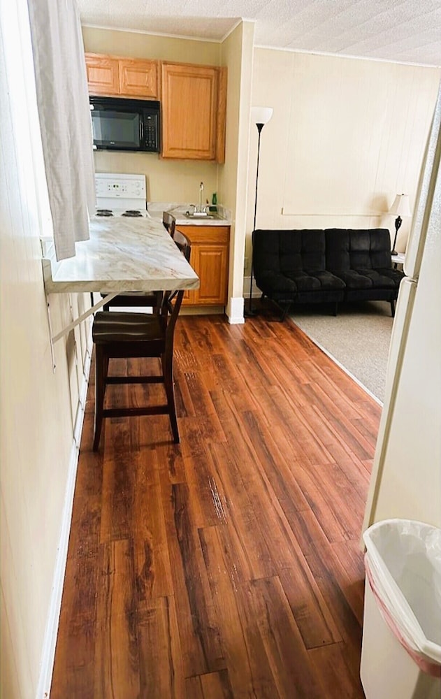 love hotels timberline at lake superior mi