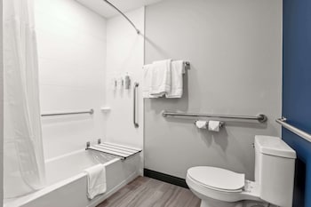 rodeway inn and suites