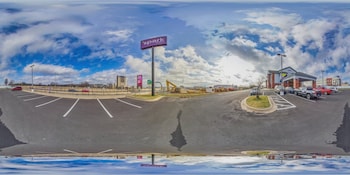 rodeway inn and suites
