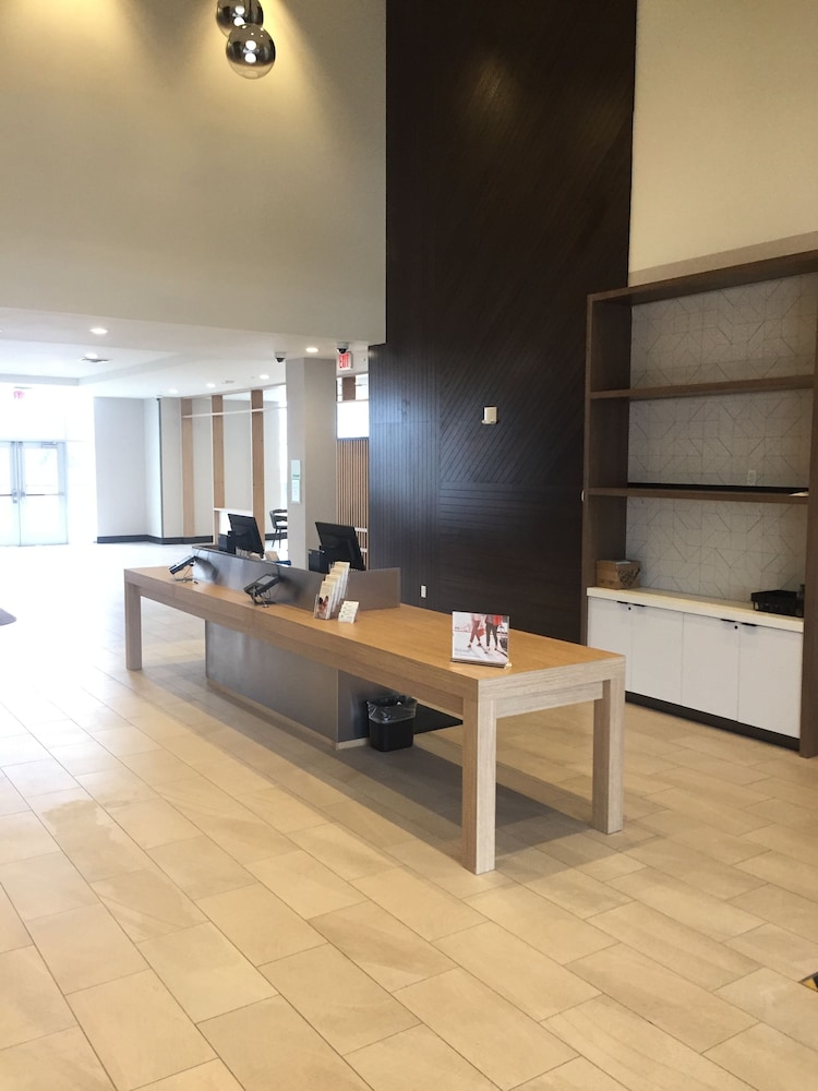 holiday inn and suites mount pleasant