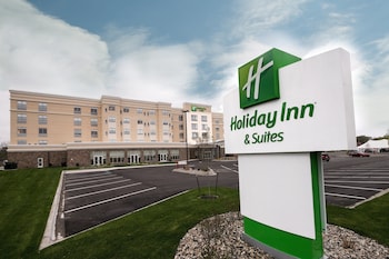 holiday inn and suites mount pleasant