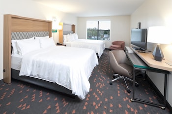 holiday inn and suites mount pleasant