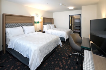 holiday inn and suites mount pleasant