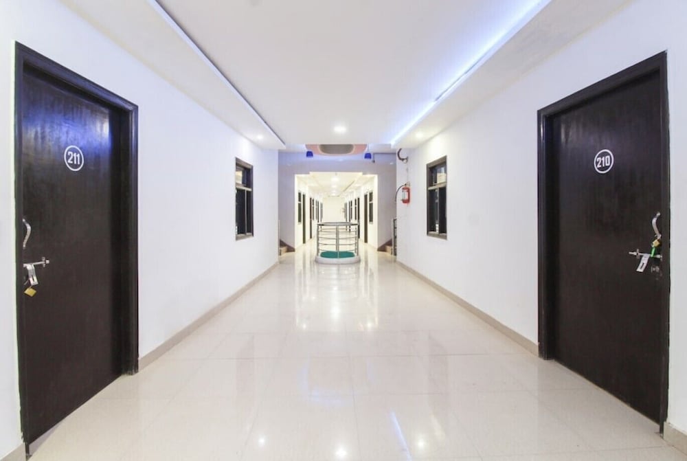hotel taj paradise