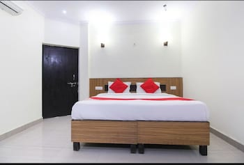 hotel taj paradise