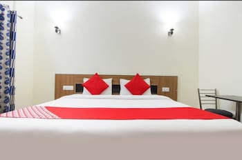 hotel taj paradise