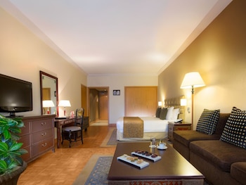 millennium plaza downtown suites