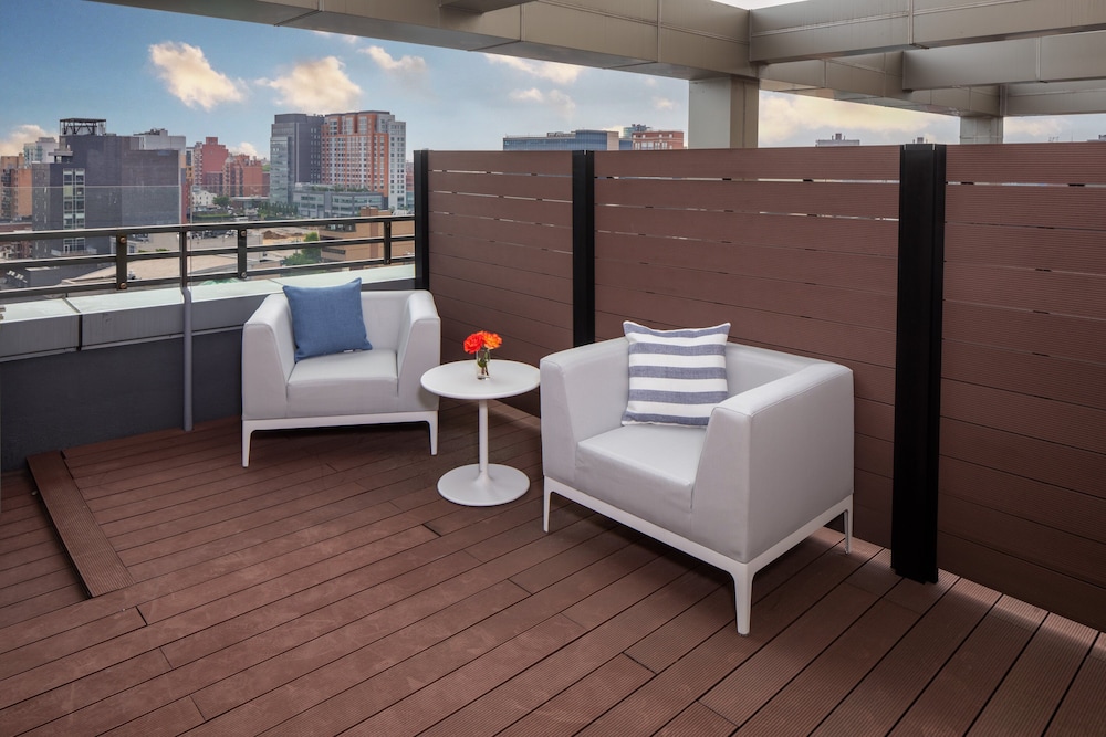 hotel indigo flushing