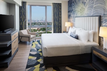 hotel indigo flushing