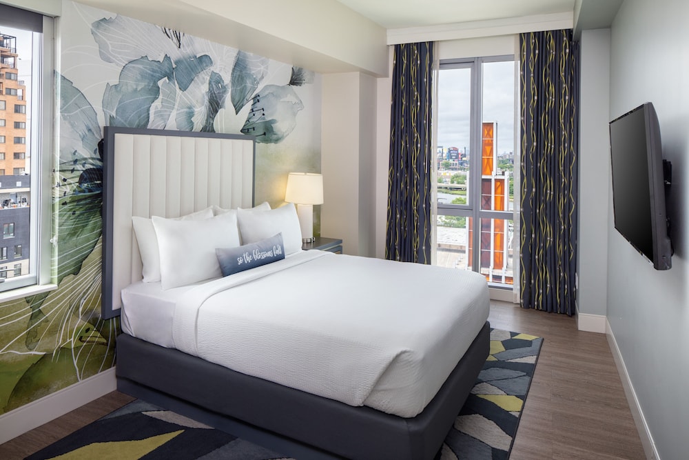 hotel indigo flushing