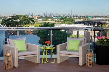 hotel indigo flushing