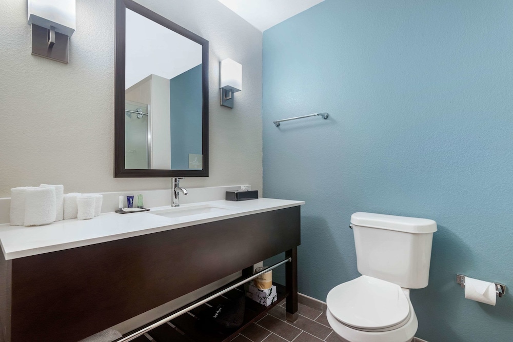 sleep inn and suites bricktown near medical center