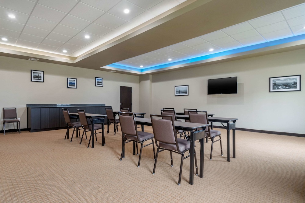 sleep inn and suites bricktown near medical center