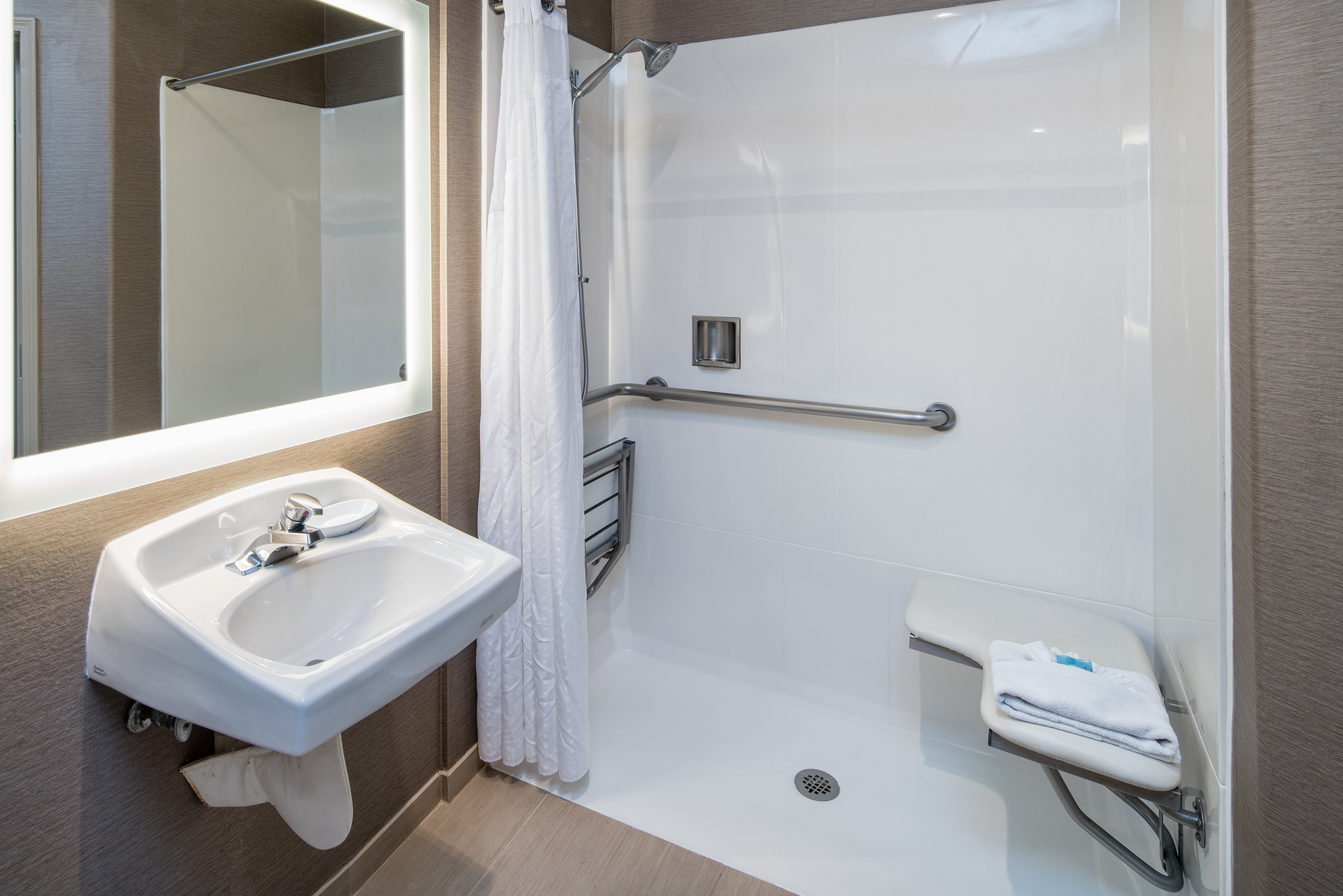 holiday inn express and suites santa clara by ihg