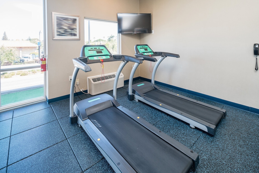 holiday inn express and suites santa clara by ihg