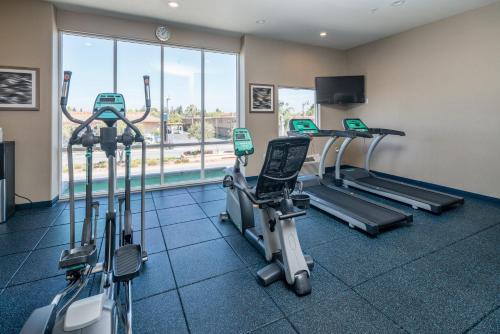 holiday inn express and suites santa clara by ihg
