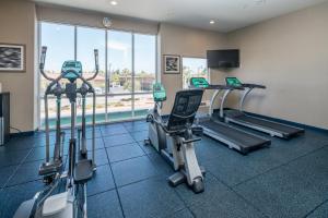 holiday inn express and suites santa clara by ihg