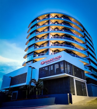 crowne plaza residences port moresby