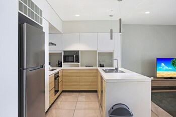crowne plaza residences port moresby