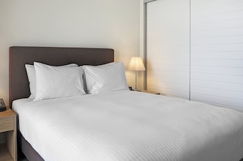 crowne plaza residences port moresby