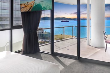 crowne plaza residences port moresby