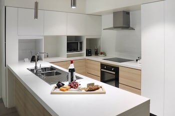 crowne plaza residences port moresby