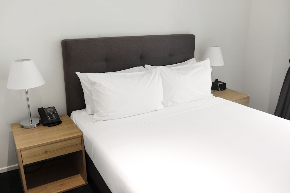 crowne plaza residences port moresby