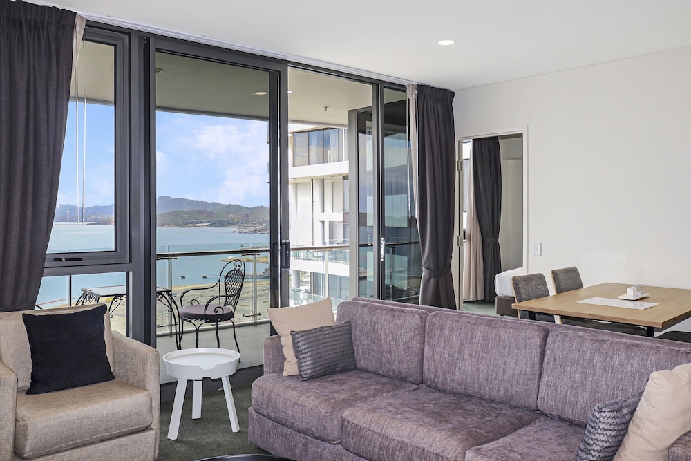 crowne plaza residences port moresby