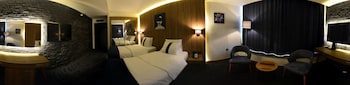 monarch hotel