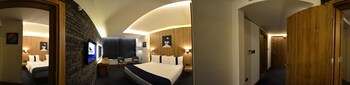 monarch hotel