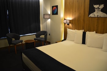 monarch hotel