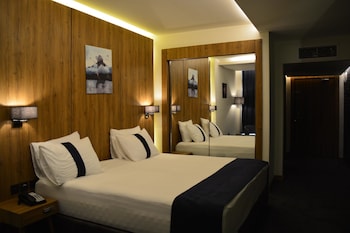 monarch hotel
