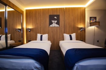 monarch hotel