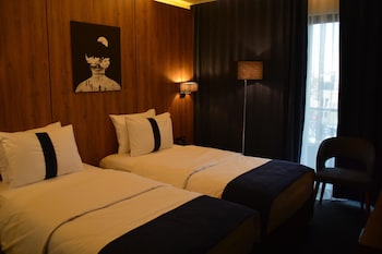 monarch hotel