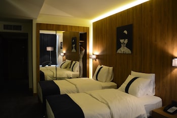 monarch hotel